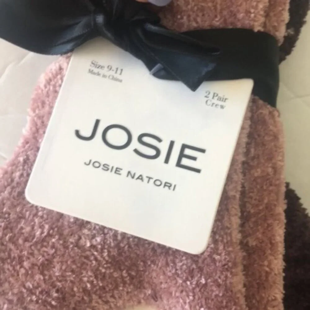 Josie Natori Legwear 2 pairs Chenille Crew Cozy Soft Socks 9-11 Blush Burgundy